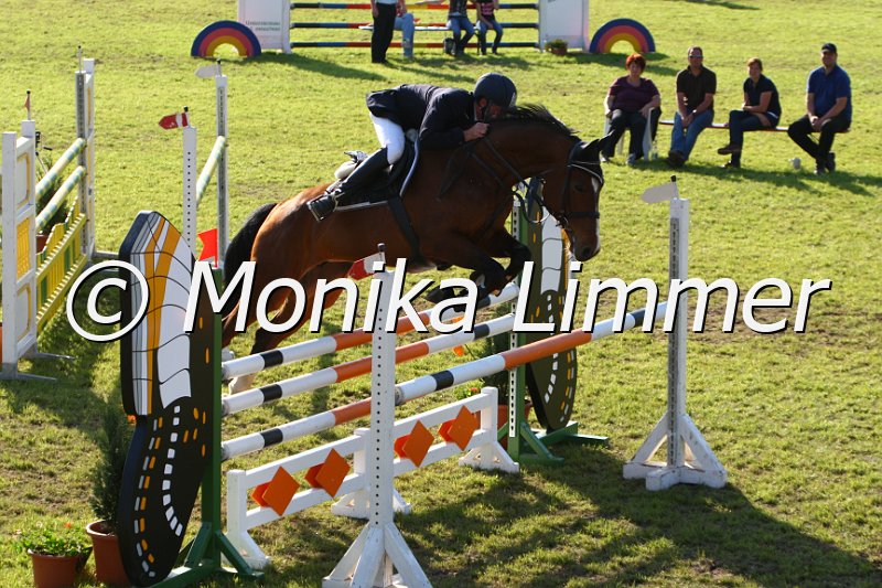 005M5920_Tarquinia_M Springen.JPG